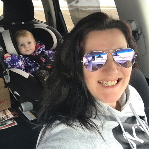 Meet your Posher, Caitlyn - Picture 2 of 2